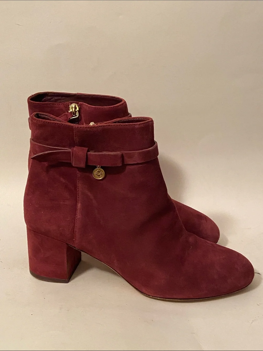 Кate Spade Delina Wine Suede Ankle Booties with Bow and Charm 7.5 Block Heels